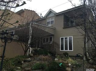 5907 60th Ln, Maspeth, NY 11378
