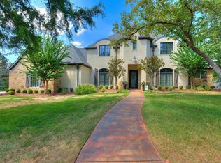 6925 Abbey Pl, Edmond, OK 73034