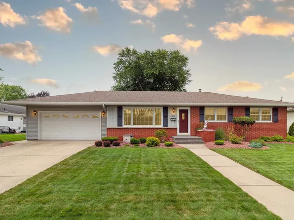1111 N Huron Dr, Janesville, WI 53545