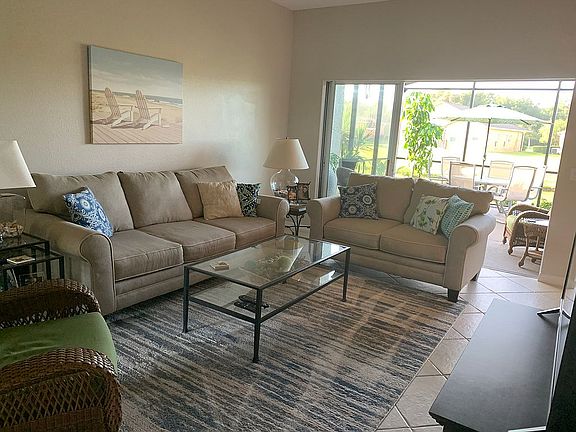 3rd image of 555 Portofino Dr