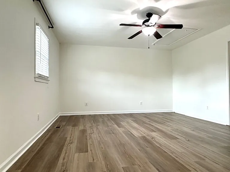 104 Carlyle Cir — Photo 17