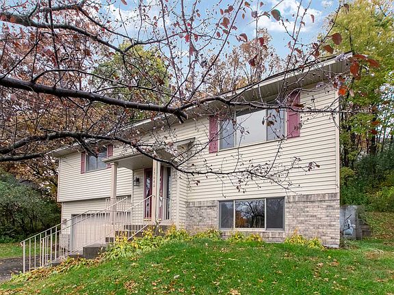4th image of 15640 Alpine Cir