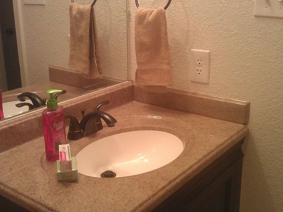 5th image of 805 Bluebonnet Dr APT B