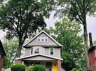 3011 Essex Rd, Cleveland Heights, OH 44118