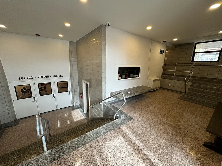 1639 Alameda Ave — Photo 14