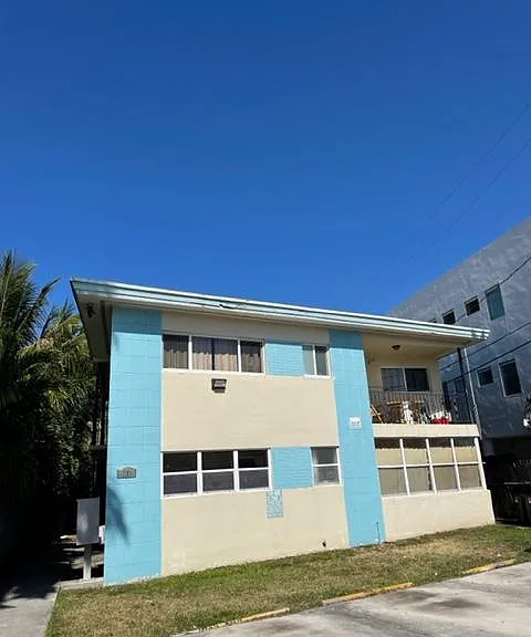 2121 Biarritz Dr — Photo 14