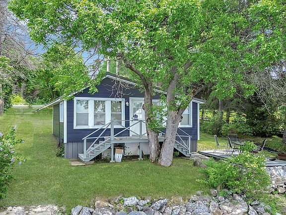 4th image of 327 Lake Shore Road