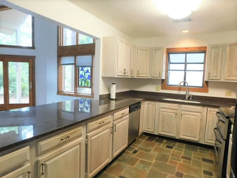 20 Toppin Dr — Photo 12