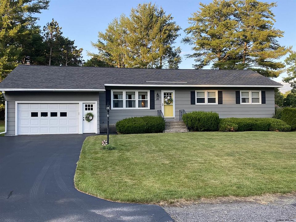 1st image of 28 Montclair Dr