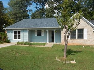 225 Oak Cir, Stockbridge, GA 30281