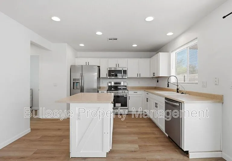 27513 N 63rd Dr — Photo 12
