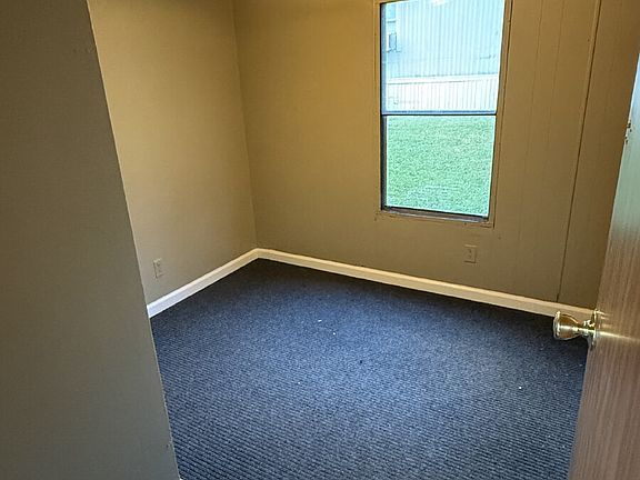 4th image of 67 Henry Dr