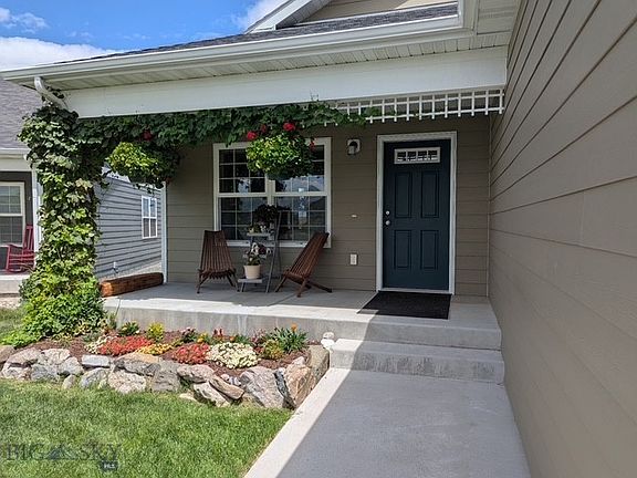 3rd image of 2239 Sturnella Ln