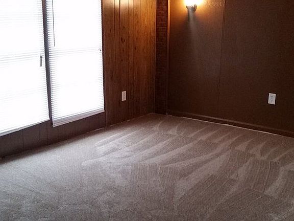 2nd image of 413 N Wilderness Trl