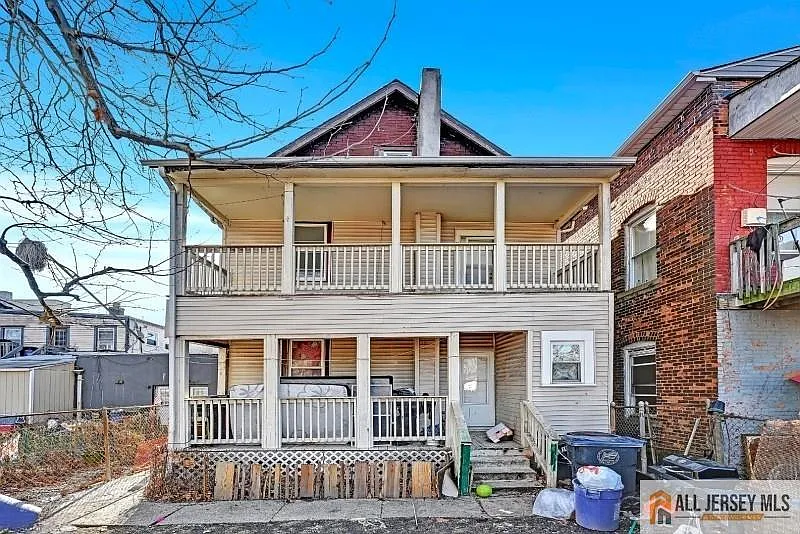 2 Columbus Pl #2