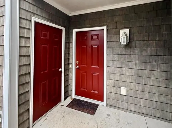 70 Turner St #E5, Warwick, RI 02886