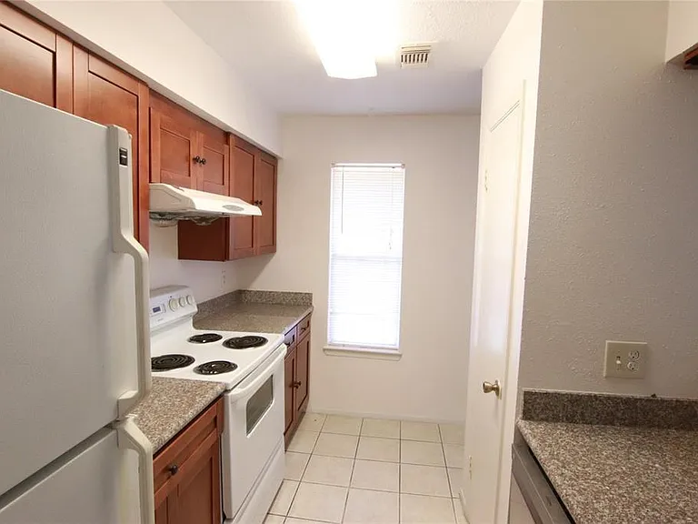 10555 Turtlewood Ct #1001 — Photo 8