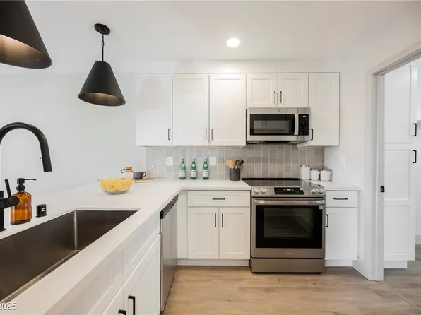 1800 Edmond St Unit 115, Las Vegas, NV 89146