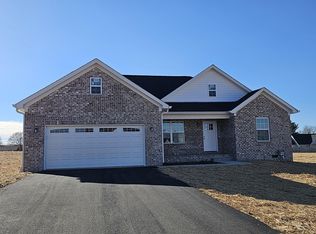 140 Gracelynn Cir, Harrodsburg, KY 40330