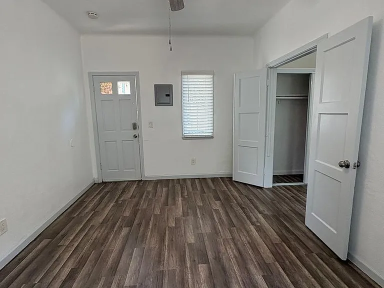 1000 Redondo Ave — Photo 3