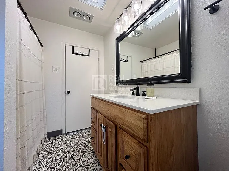 332 Cheyenne Ave — Photo 8