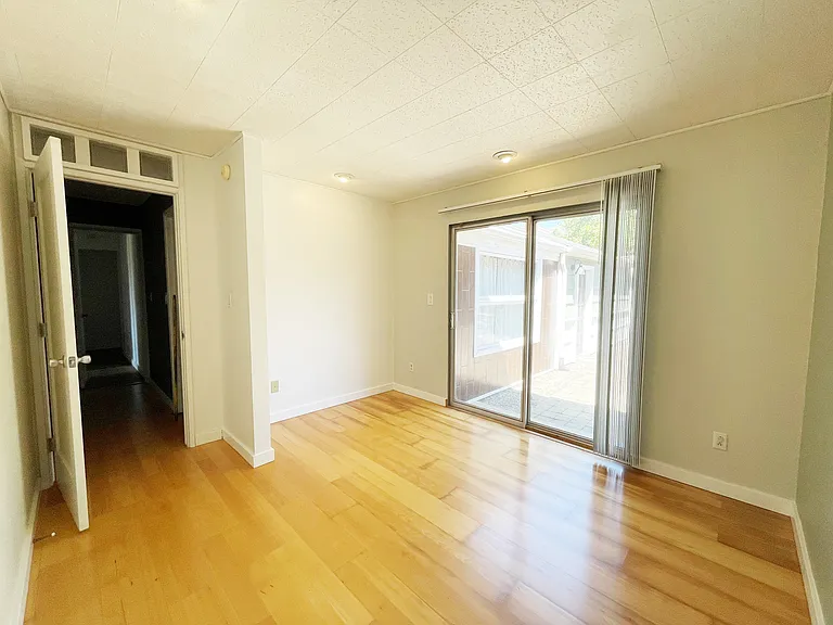 1616 Perry Ave — Photo 26