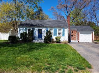 46 Oak Hill Dr, Cranston, RI 02920