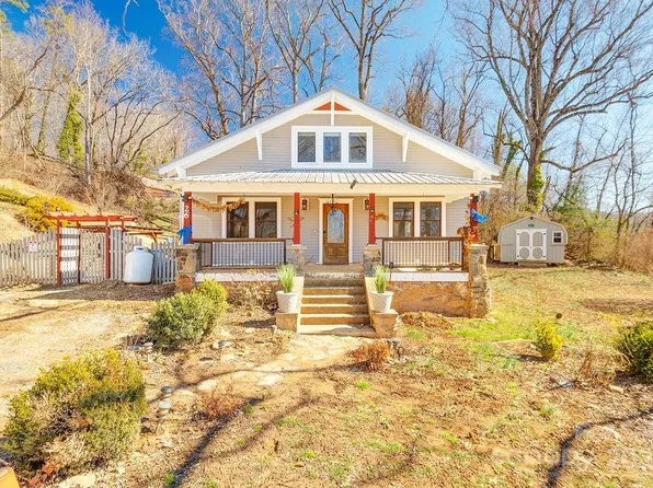 26 Governors View Rd, Asheville, NC 28805