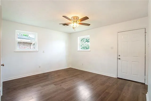 Building Photo - 705 N Lester Ave