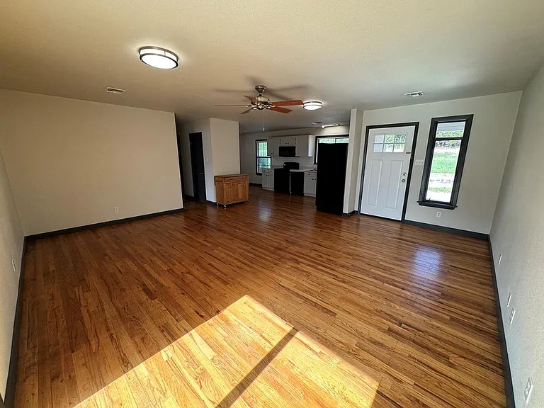 2078 Lower Crabapple Rd — Photo 12