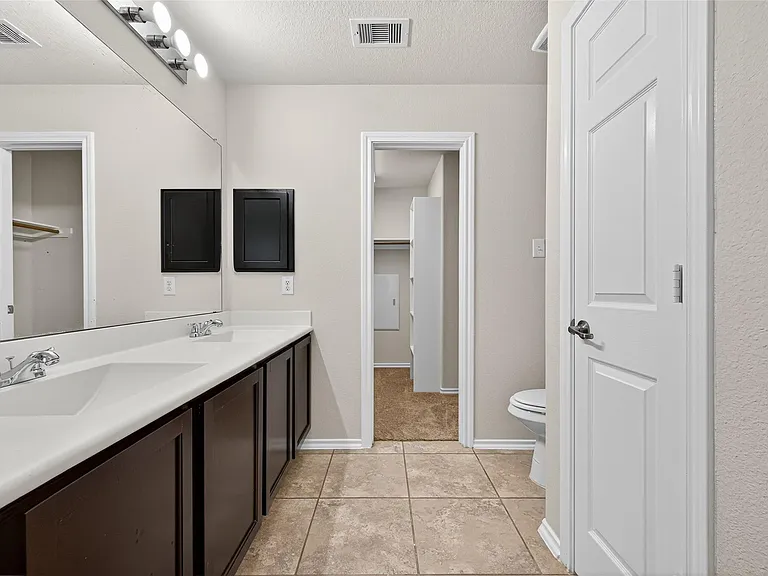 6438 Haywards Crossing South Cir — Photo 33