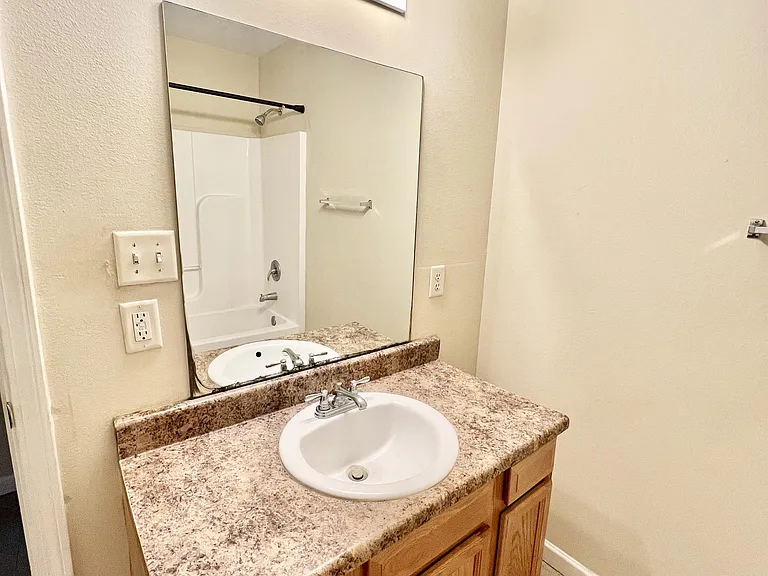 4720 Common St — Photo 10