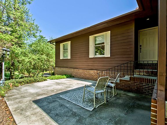 5th image of 304 Konawa Pl