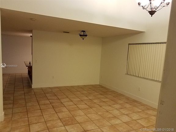 5th image of 400 Kelly Ln