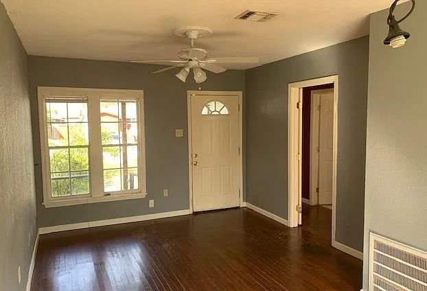 2 bed, 776 sqft, $1,200 — Photo 3