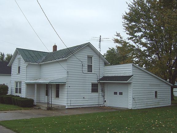 2nd image of 210 N 1st St