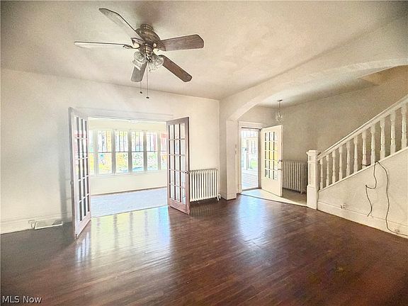 3rd image of 313 Vine St