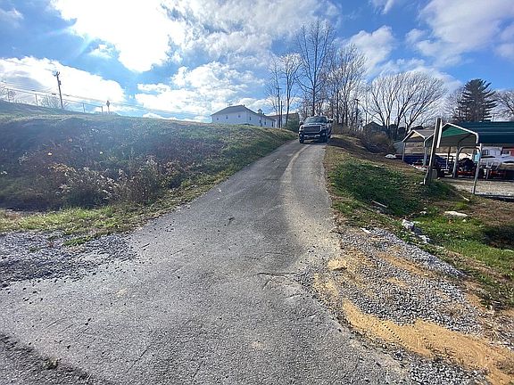 4th image of 311 N Highway 27