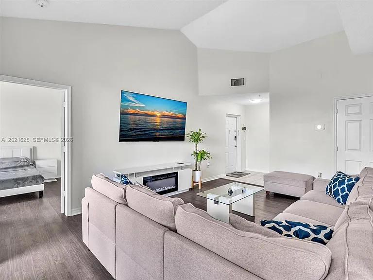 7085 Nova Dr #321 — Photo 6