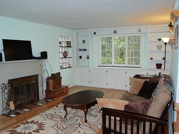 2nd image of 735 Gaywood Dr