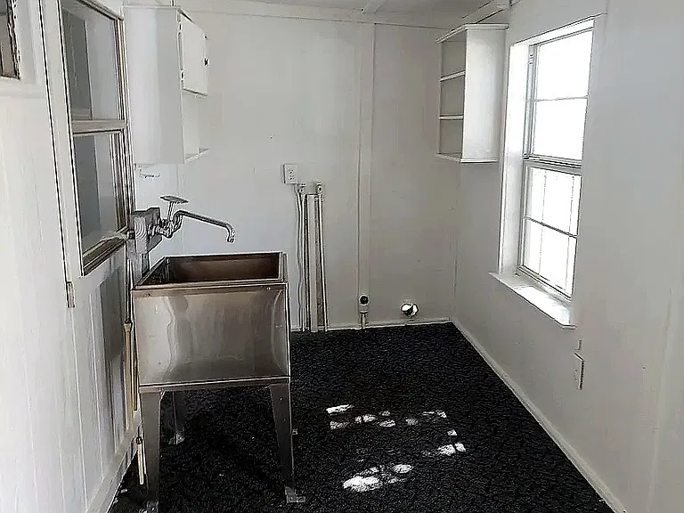 510 E Cook St — Photo 12