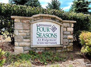 801 Four Seasons Ln, Montvale, NJ 07645