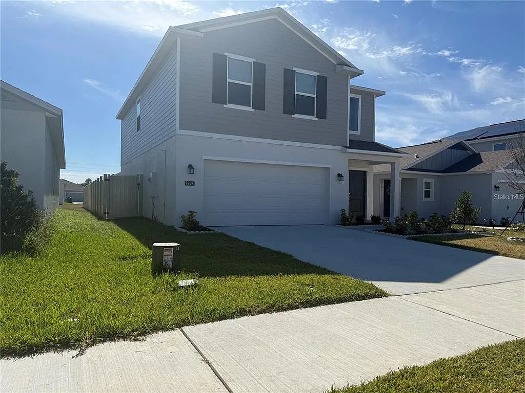 4 bed, 2.5 bath, 1874 sqft, $2,300 — Photo 2