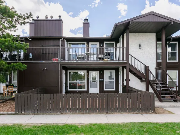 9221 172nd St NW, Edmonton, AB T5T 3C3