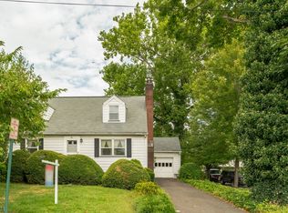 38 Lloyd Pl, Belleville, NJ 07109