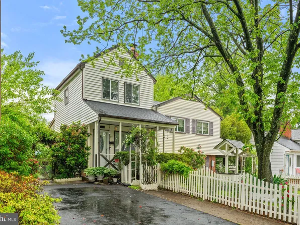 1517 Margaret St, Woodbridge, VA 22191