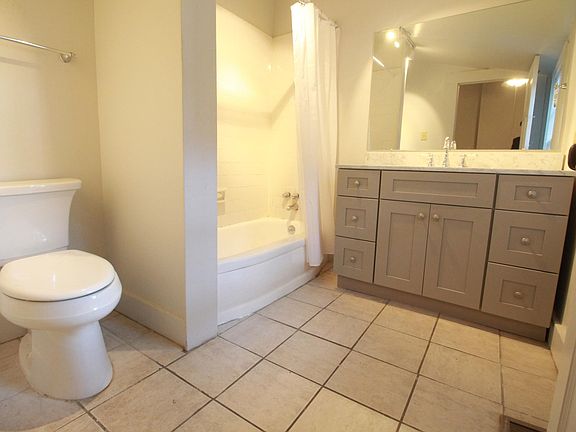 Bathroom on the first floor