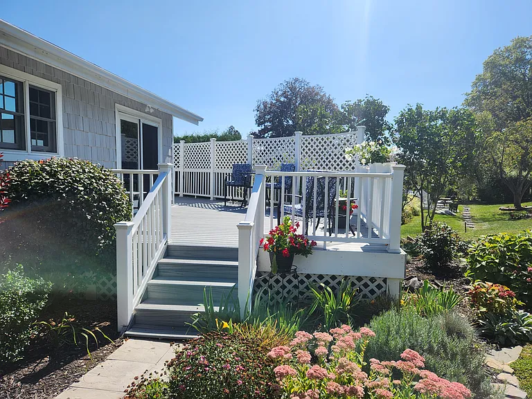 2139 Terrace Ln S — Photo 30