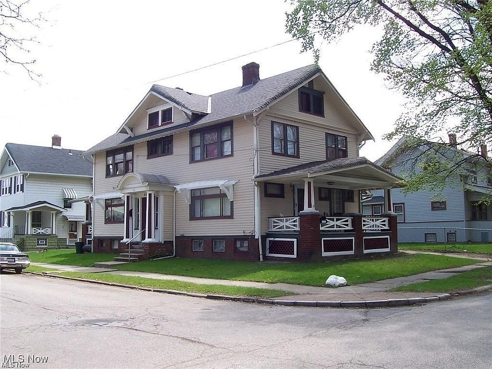 2nd image of 3211 W 82nd St