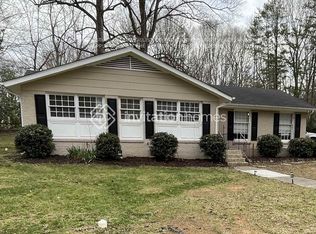 10437 White Pine Rd, Charlotte, NC 28215